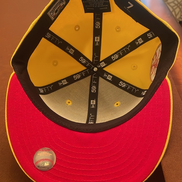 New era hat, size 7 from the fast food drop Washington nationals Waffle House - Picture 5 of 5